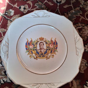 Edward VIII abdicated  Coronation 1937 commemorative plate deco design