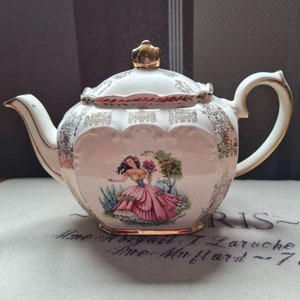 SALE ! Sadler cube teapot Dainty Miss