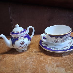 Buckingham Palace Tea Cup and Saucer - Etsy Canada