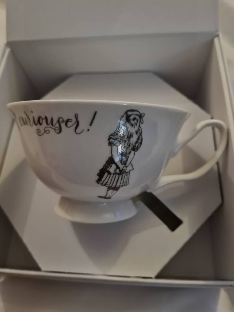 Tazza Alice Tea Party - Mug Ispirata al Cartoon nel Paese delle Meravi –  CUC chooseurcolor