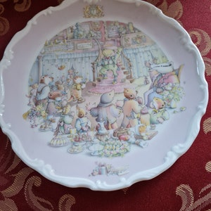 Royal Albert Wind in the willows - The Return of the Ulysses by Christina Thwaites  collectible plate 21cm diameter