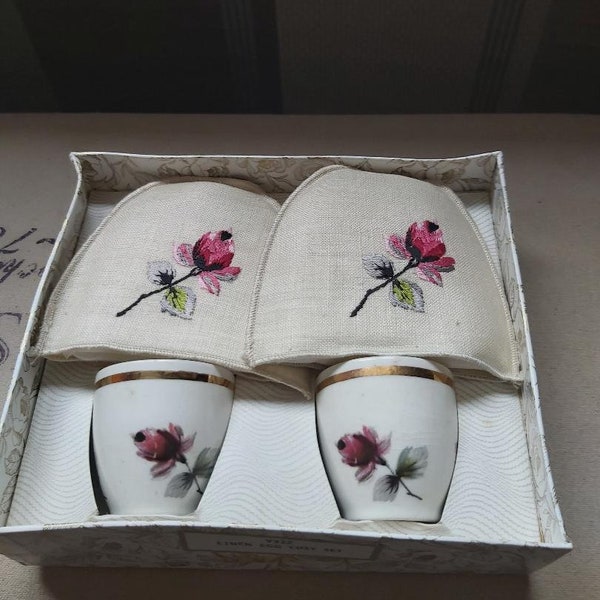 Vintage Linen Egg Cosy Set in box