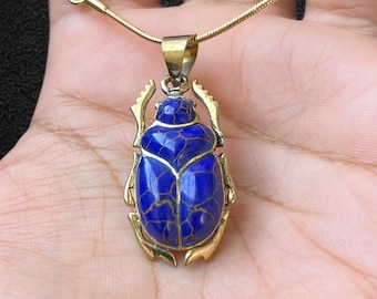 ネフェルティティ像：エジプト女王のコレクターズアイテム、エジプト製