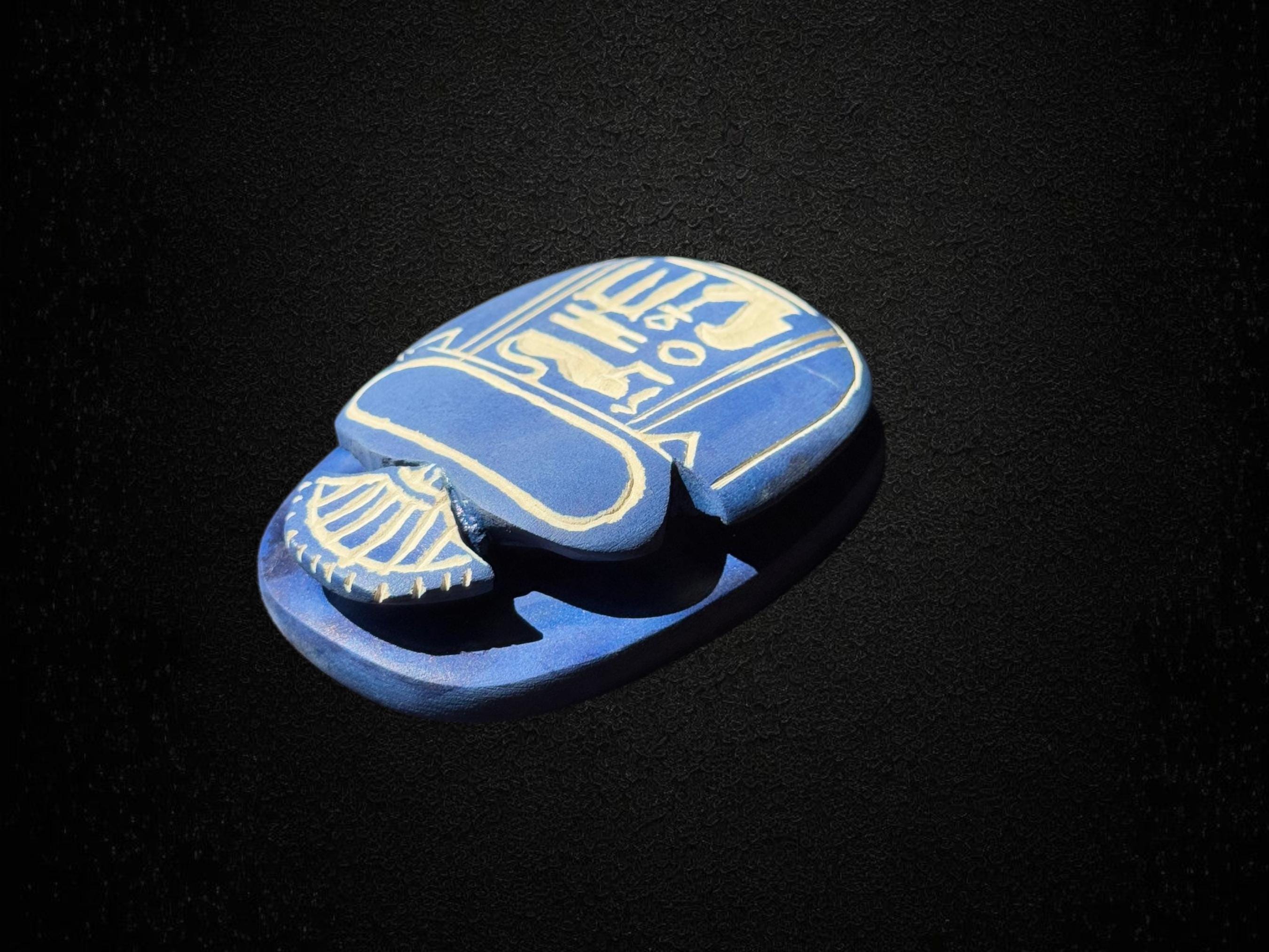 手彫りの青いスカラベの置物：エジプトの象形文字の石の遺物 - Etsy 日本