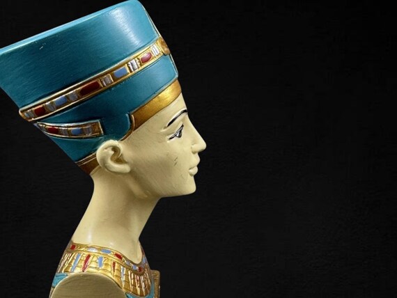 ネフェルティティ胸像：古代エジプトの女王の彫刻 - Etsy 日本