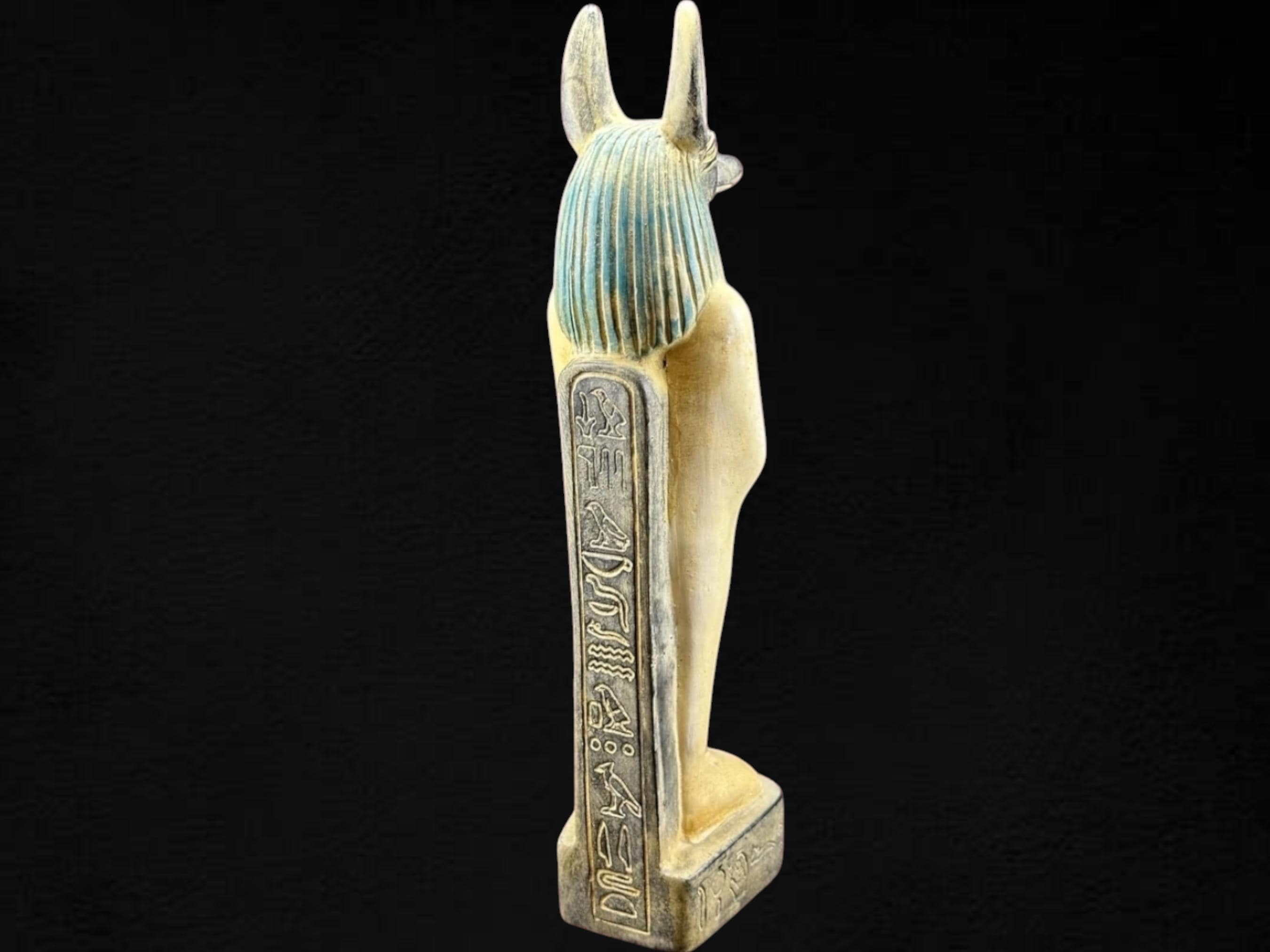 【超美品】　アヌビス像　古代エジプト神　Las Vegas LUXOR で購入 アヌビス像：マアトを抱くエジプト神の置物 - 古代神話の装飾 - Etsy 日本