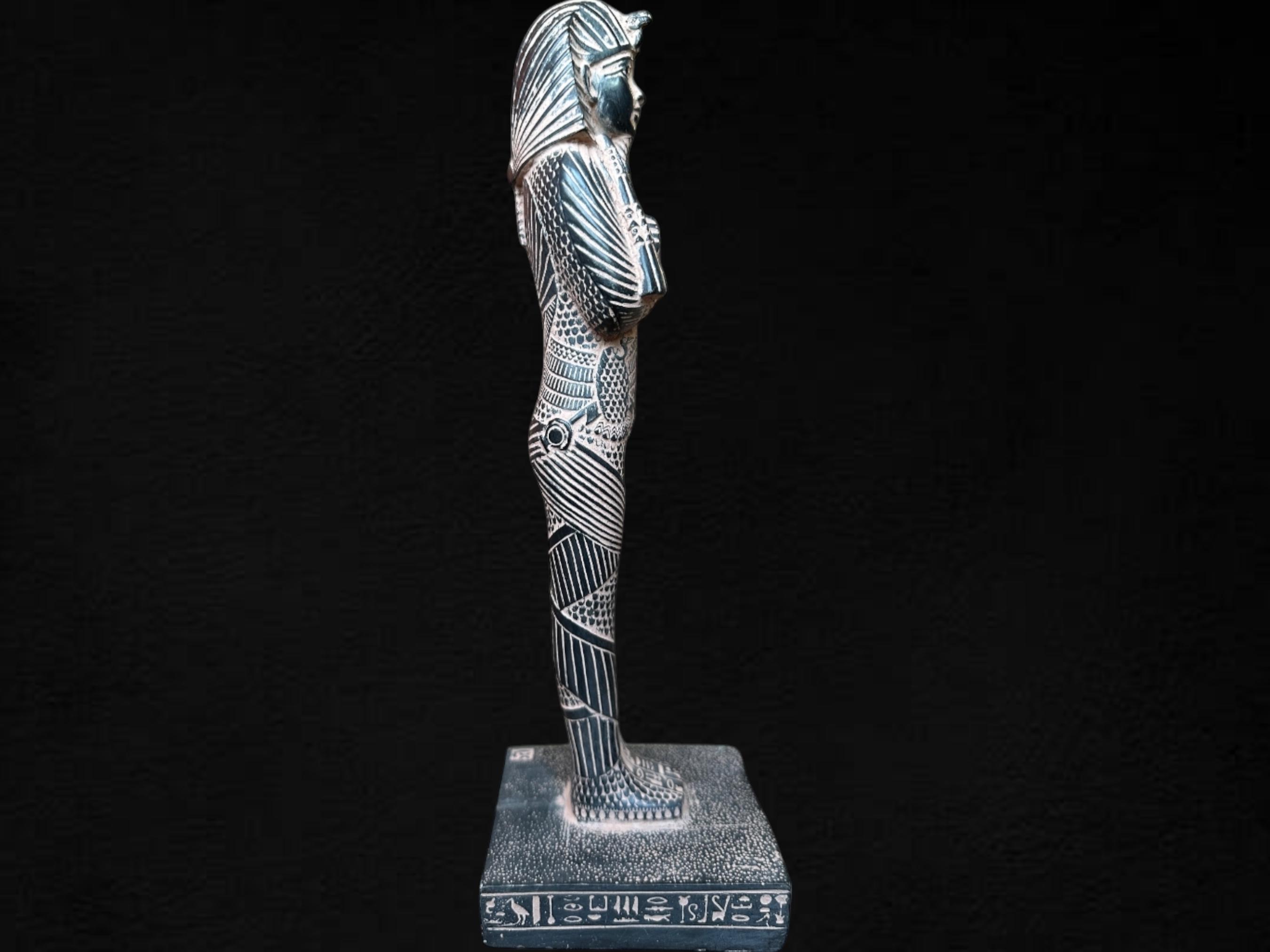 ツタンカーメン王の像：古代エジプトのツタンカーメン像 - Etsy 日本