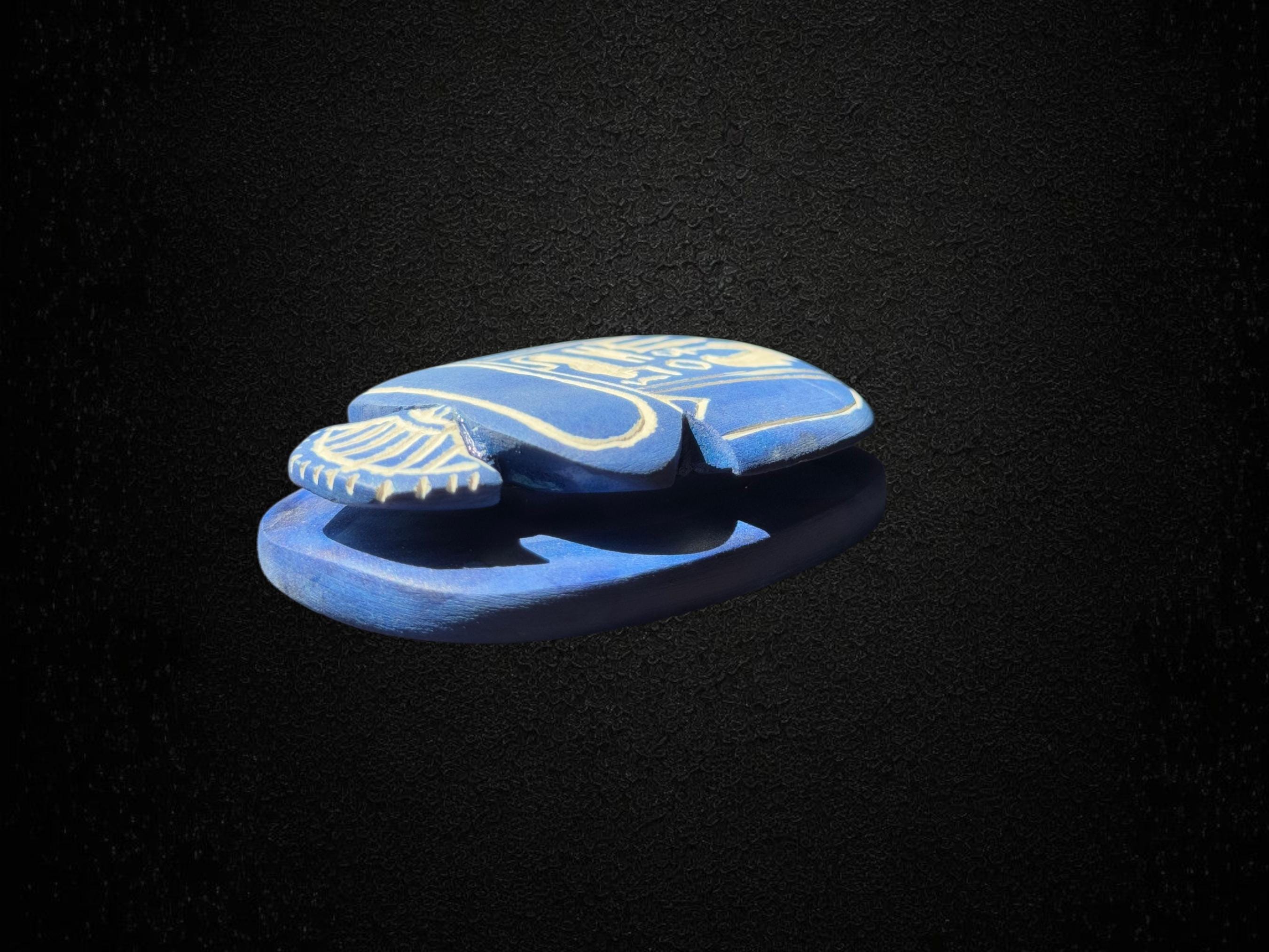 手彫りの青いスカラベの置物：エジプトの象形文字の石の遺物 - Etsy 日本