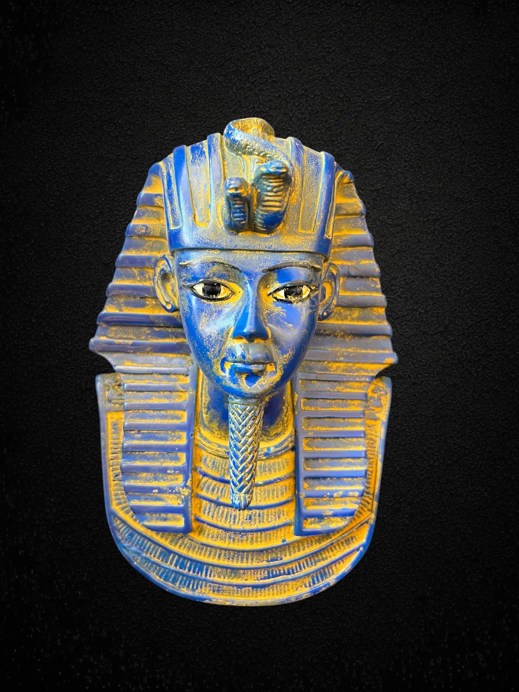 古代エジプトファラオ アート　ツタンカーメン　壁掛け絵画 エジプトのツタンカーメン王の壁掛け - 青と金のファラオの胸像、古代