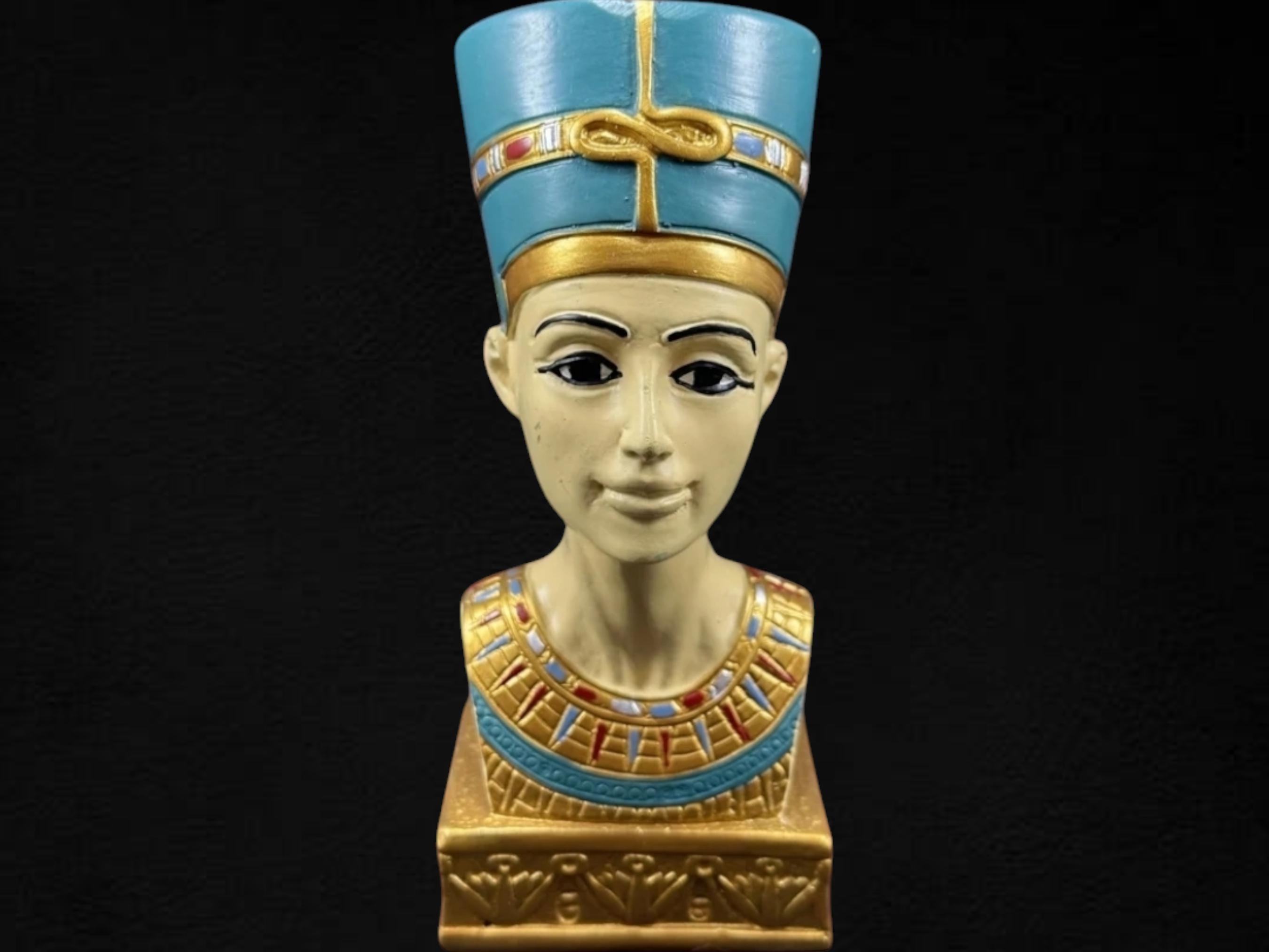 ネフェルティティ胸像：古代エジプトの女王の彫刻 - Etsy 日本