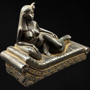 Egyptian Queen Cleopatra Sculpture: Pharaonic Statue Figurine