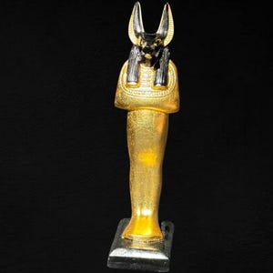 Egyptian Anubis Statue: God of Afterlife Home Decor