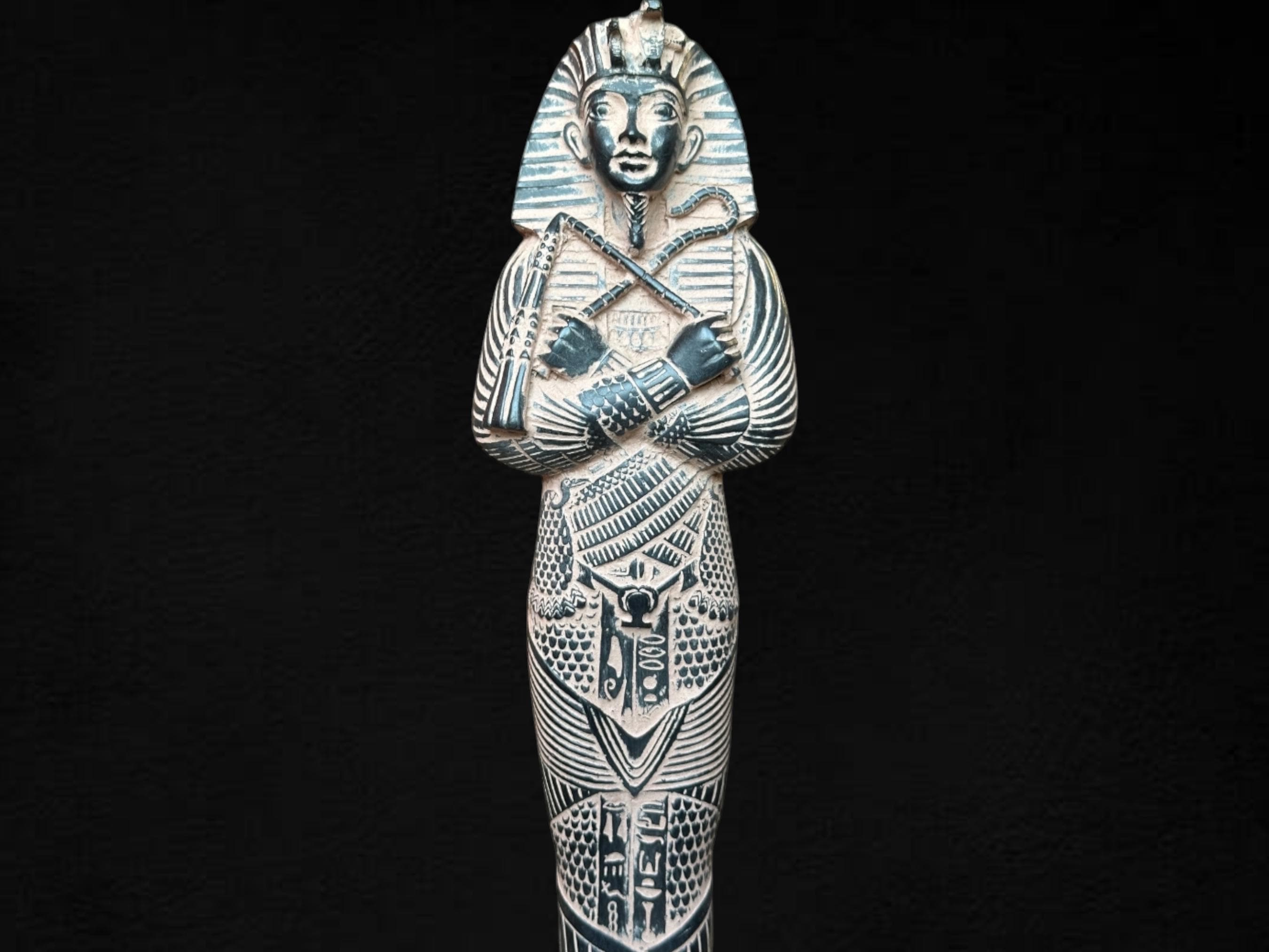 ツタンカーメン王の像：古代エジプトのツタンカーメン像 - Etsy 日本