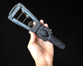 銅製の素晴らしい女神ハトホルのシストラム - 古代エジプトの神聖な