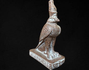 Handgefertigte Ägyptische Horus Falke Statue: Antikes Gott Dekor