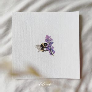 Bij op de bloem - miniatuur kunstdruk - druk naar mijn originele aquarel | Delicate esthetiek
