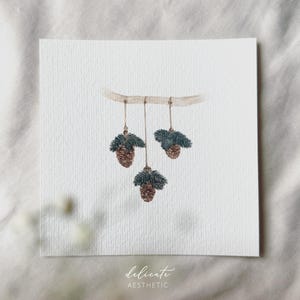 Cônes de vacances avec raffinement de branches de sapin : impression d'art miniature - impression d'après mon aquarelle originale | Esthétique délicate