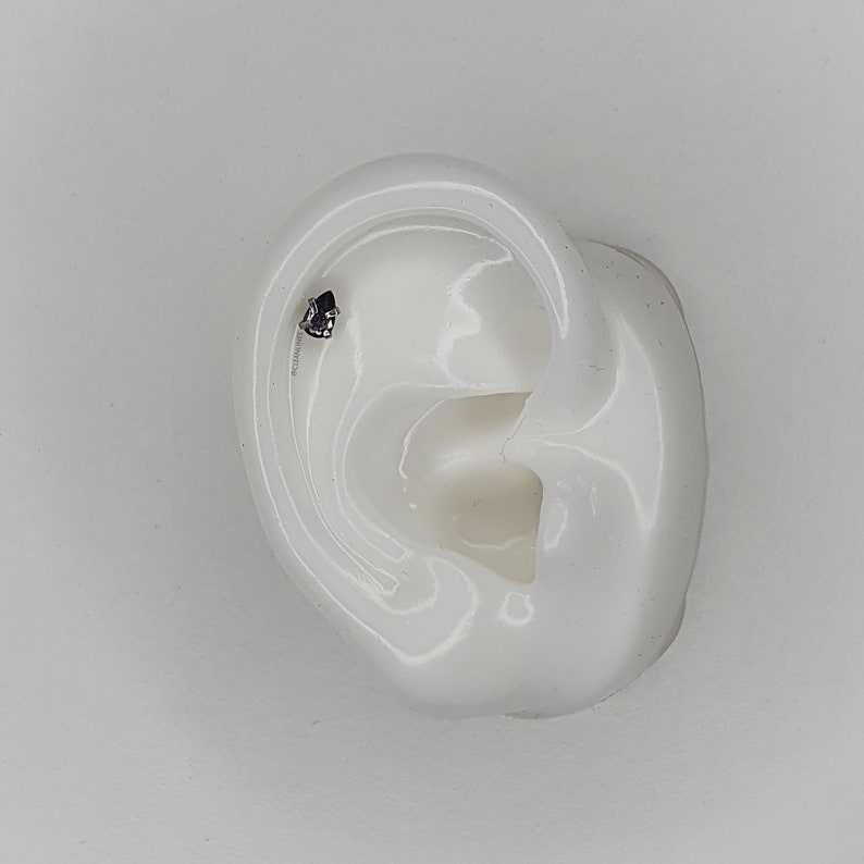 16G POIRE DE MINUIT Goutte d'eau Bioflex Push-Fit Labret en cristal Piercing TragusHelixConchCartilage Bijoux de corps de haute qualité image 3