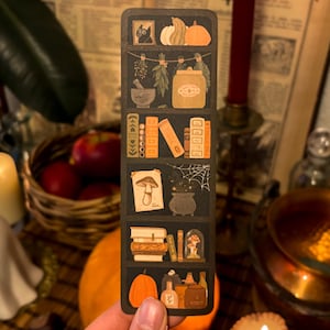 A witch&#39;s shelf | Magical handmade bookmark, marque page d&#39;automne, wizard, magic stationery gift