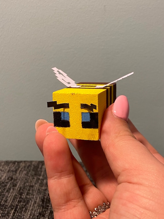 Featured image of post Minecraft Bee Cardboard Template