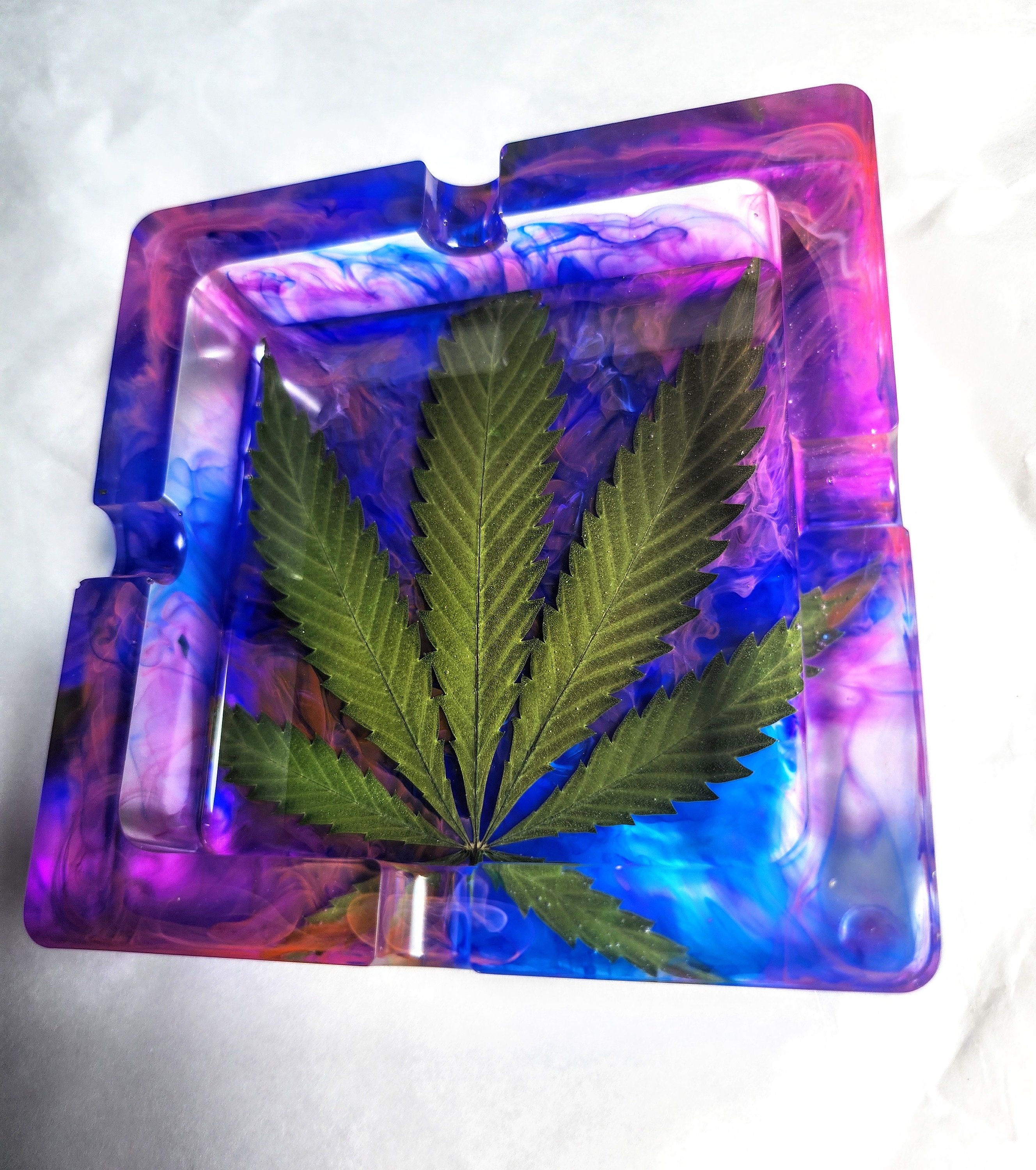 Black Cannabis Ashtray - Ashtrays - Earl'z