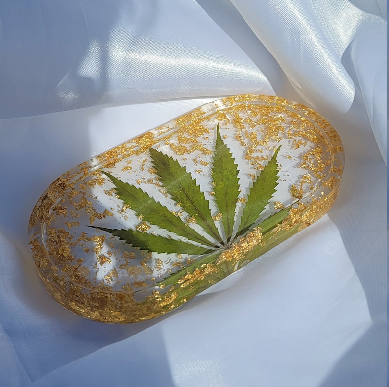 Rolling Tray Preserved Marijuana Leaf Gold | Cannabis Trinket Resin  Dish | 420 Gift | Birthday Stoner Gift | 