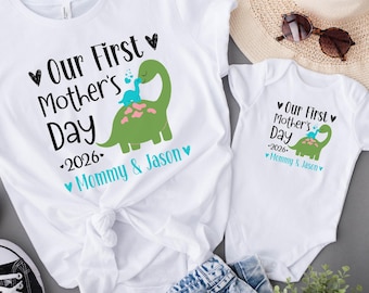 Camiseta personalizada para el primer día de la madre, camiseta de dinosaurio a juego para mamá y yo, regalo para el primer día de la madre para mamá primer día de la madre y bebé