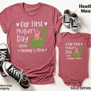 Camiseta personalizada para el primer día de la madre, camiseta de dinosaurio a juego para mamá y yo, regalo para el primer día de la madre para mamá primer día de la madre y bebé imagen 5