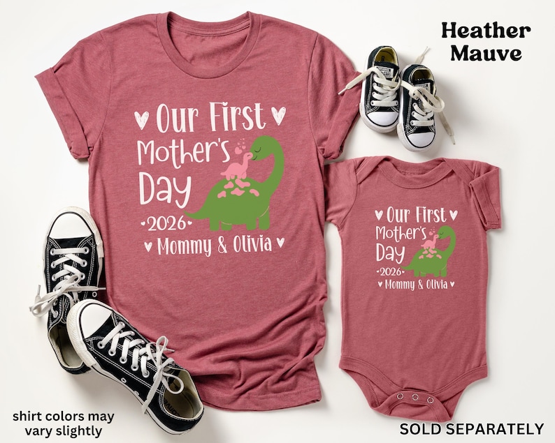Camiseta personalizada para el primer día de la madre, camiseta de dinosaurio a juego para mamá y yo, regalo para el primer día de la madre para mamá primer día de la madre y bebé imagen 5