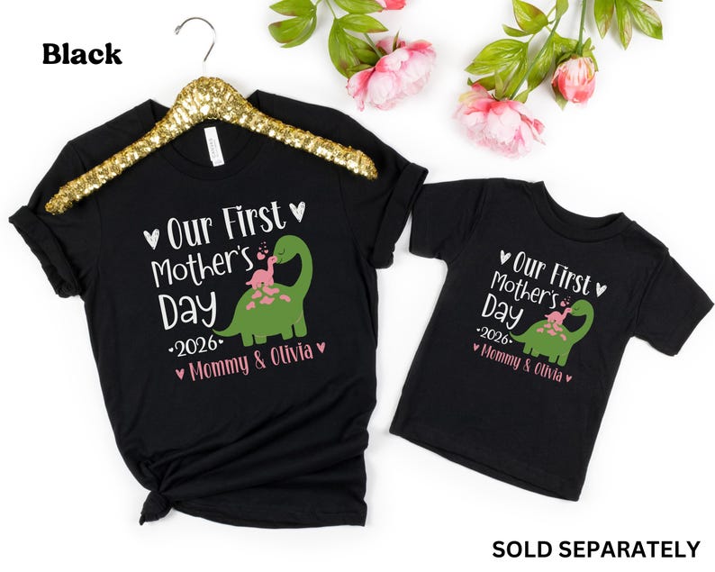 Camiseta personalizada para el primer día de la madre, camiseta de dinosaurio a juego para mamá y yo, regalo para el primer día de la madre para mamá primer día de la madre y bebé imagen 6