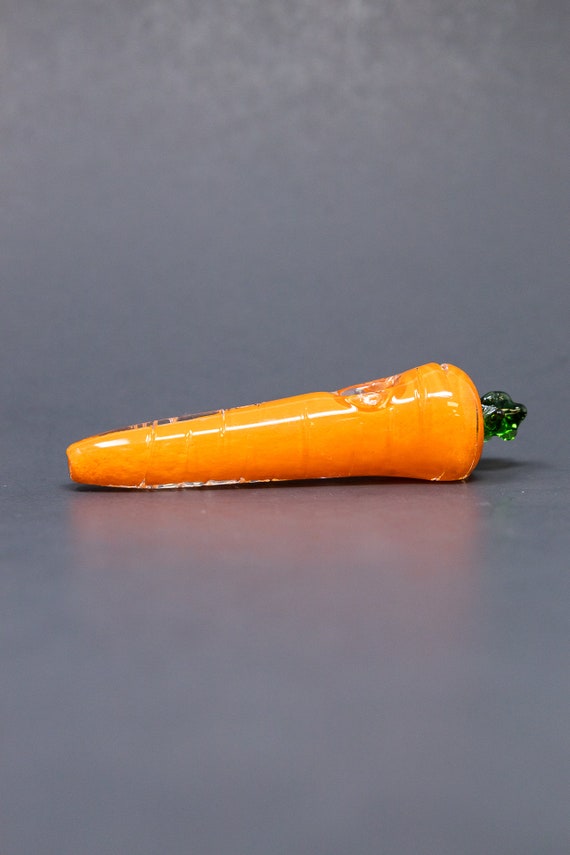 4 Carrot Glass Tobacco Pipe 