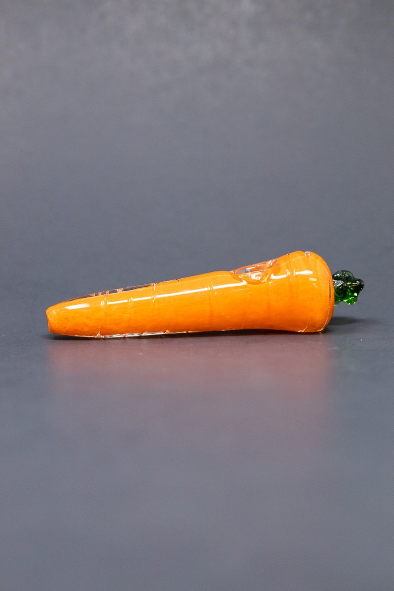 4 Carrot Glass Tobacco Pipe image 1