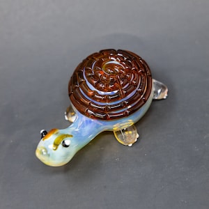 Pipa de mano de tabaco de arte de vidrio grueso coleccionable de tortuga ámbar de 5,5&quot;