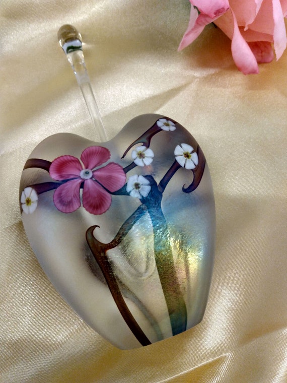 Swan Creations Vintage Blown Glass Floral Hand Pa… - image 2