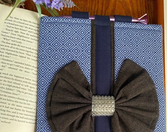 Padded Book Sleeve: Geometric Blue & White with Bow, Pen Holder