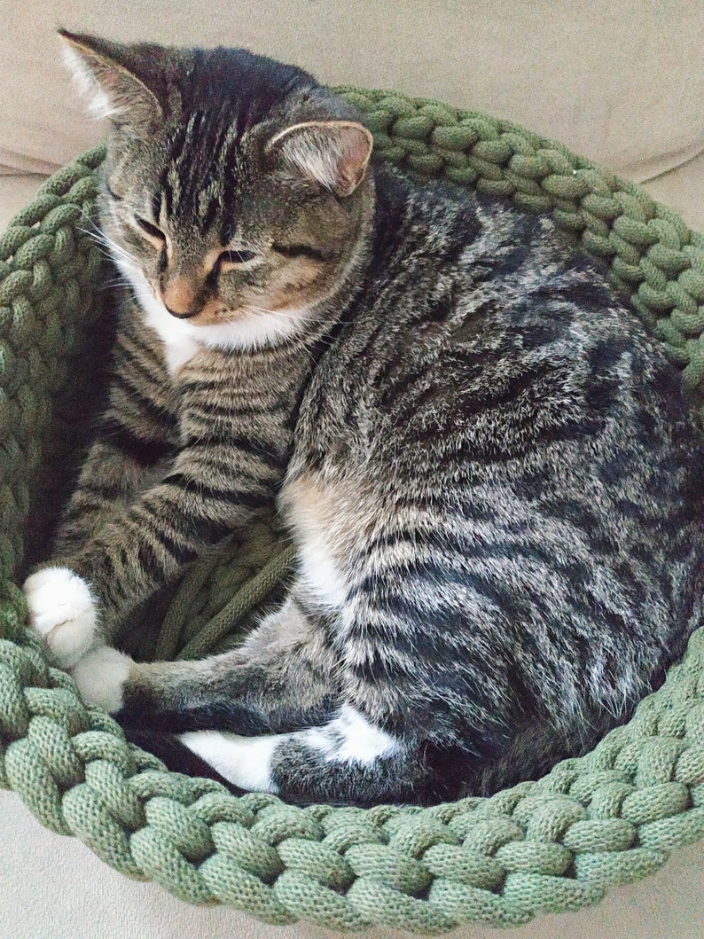 chunky Cat bed, crochet pet dog for small, medium, big animals, crochet cave cat, cat lover gift, chanky big basket, basket for cats and dog image 4