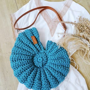 Küstentasche, Muscheltasche zu verkaufen, ungewöhnliche muschelförmige Tasche, Tasche über der Schulter getragen, mit langem Riemen, Seashell Crossbody bag