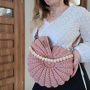 Muschelförmige Tasche, Muschel Crossbody Tasche, blaue Baby Geldbörse mit einem langen Riemen über die Schulter getragen, Muschel gehäkelt zum Verkauf, einzigartige Designer,