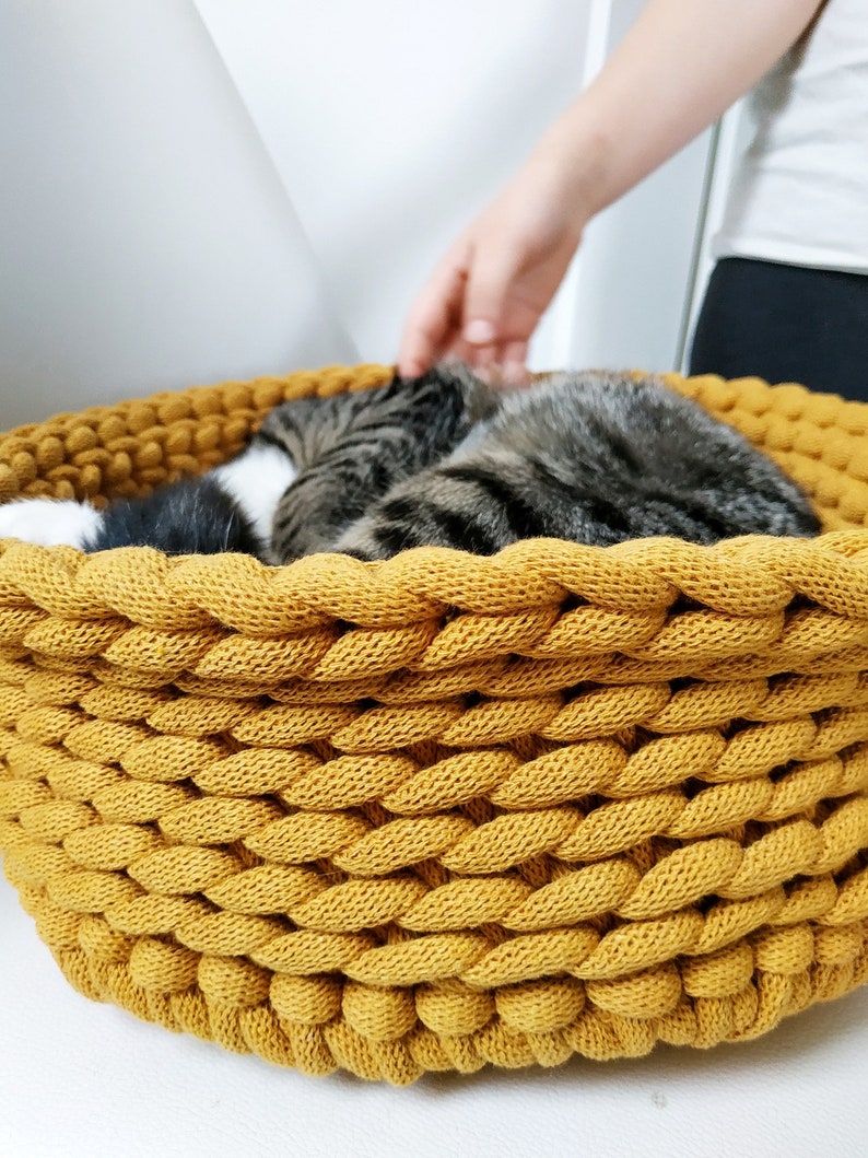 chunky Cat bed, crochet pet dog for small, medium, big animals, crochet cave cat, cat lover gift, chanky big basket, basket for cats and dog image 5