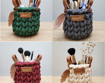 small basket for cosmetics, standing Cosmetic bag, storage box, , mascaras, eye pencils and makeup brushes, for mothers's day, gift for her