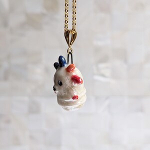 Squeakoid Gyroid Necklace with Luster image 3