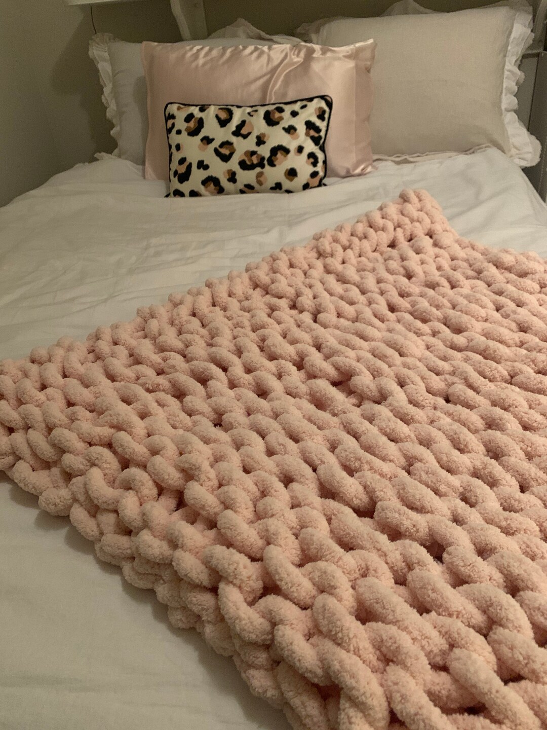CHUNKY KNIT Throwpink. Hand Knitted 4x6 Blanket. Etsy