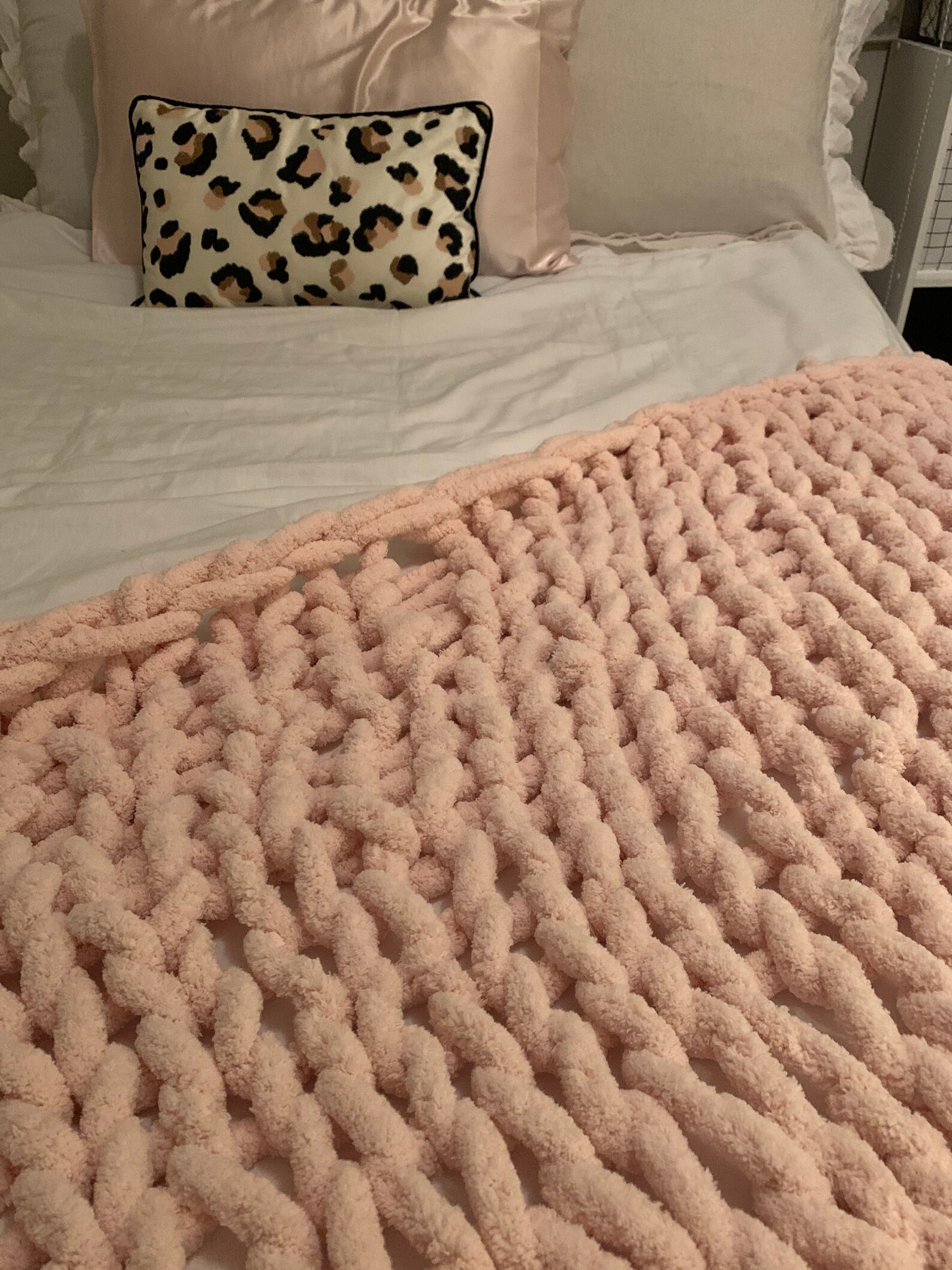 CHUNKY KNIT Throwpink. Hand Knitted 4x6 Blanket. Etsy