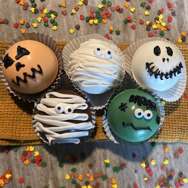 Halloween Chocolate Bombs/ Trick or Treat/ Halloween Themed Cocoa Bombs