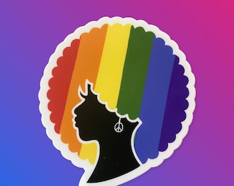 Può includere: Un adesivo con la silhouette di una persona con un'acconciatura afro arcobaleno. I colori dell'arcobaleno sono rosso, arancione, giallo, verde, blu e viola. La persona indossa un orecchino a forma di segno di pace.