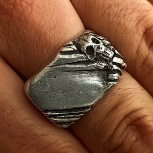 Sterling Silver Skull Signet Ring- Oxidised Craked Rock Textured - Handmade Ring - Abstract ring - Modern Ring - Handcarved Ring - 925 Skull