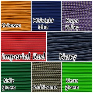 Op de afbeelding: Een collage van negen verschillende kleuren paracord, waaronder Crimson, Midnight Blue, Napa Valley, Imperial Red, Navy, Kelly Green, Multicamo, Neon Green.