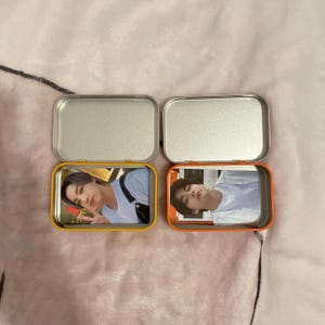 Regalo ufficiale Weverse dell'album Butter dei BTS: cofanetto in latta + 2 photocard (SOLO).