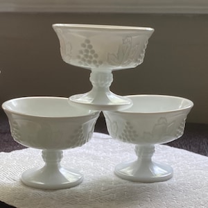 Small Vintage Milk Glass Grape Unmarked Sherbet Ice Cream Cup