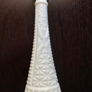 Vintage unmarked Milk Glass Mid-century bud vase